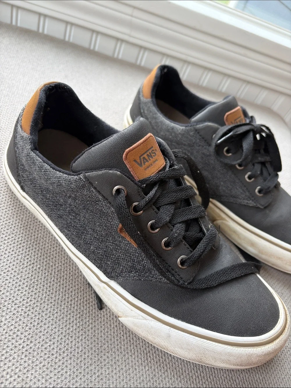 Vans Atwood Deluxe Mixed Black Dachshund Low Top Skate Shoes Men's Size 9.5